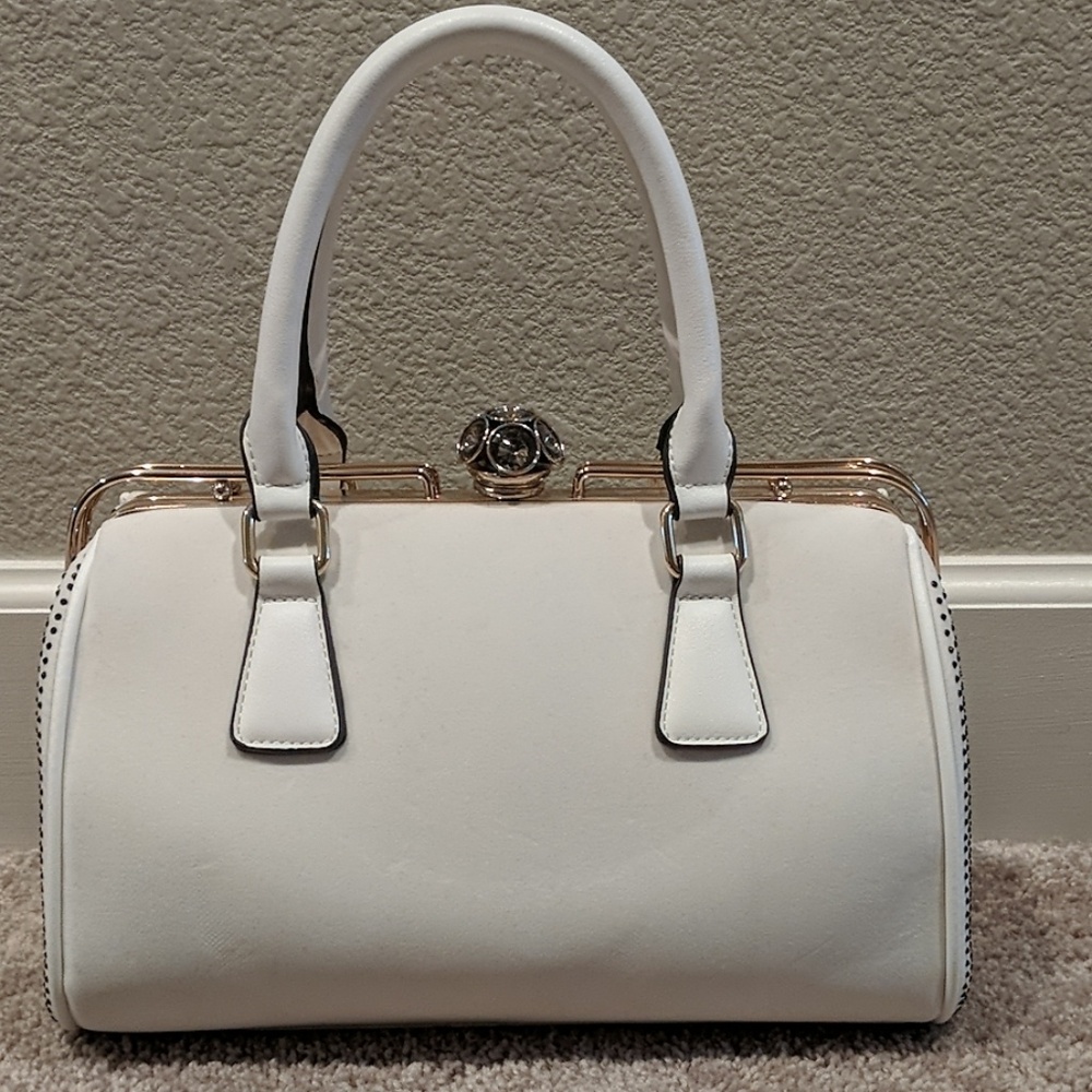 New... Beautiful Handbag - Picture 5 of 8
